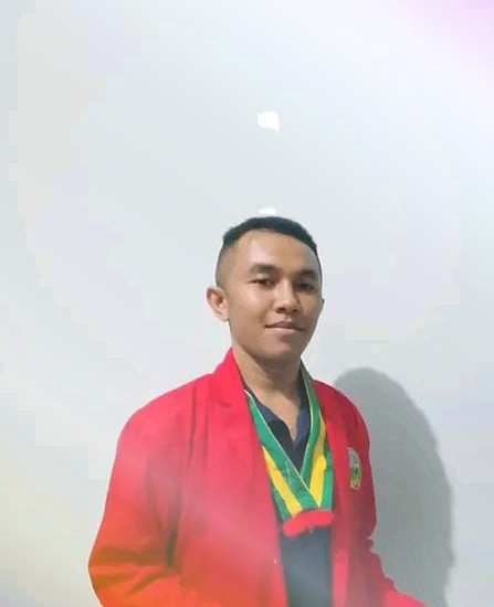 Ketua FKMR itu Forum komunikasi Mahasiswa Riung.(FKMR) Kupang